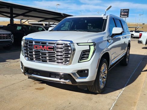 New 2026 GMC Yukon XL Denali w/ Sun & Power Step Package image 7