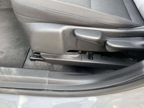 Used 2025 Chevrolet Trax LS w/ LS Convenience Package image 29