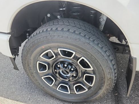 Used 2026 Ford F350 Platinum AWD/4WD image 19