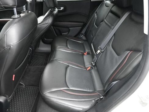 Used 2018 Jeep Compass Trailhawk w/ Leather Interior Group AWD/4WD image 12