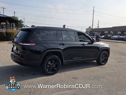 Used 2025 Jeep Grand Cherokee L Altitude AWD/4WD image 16
