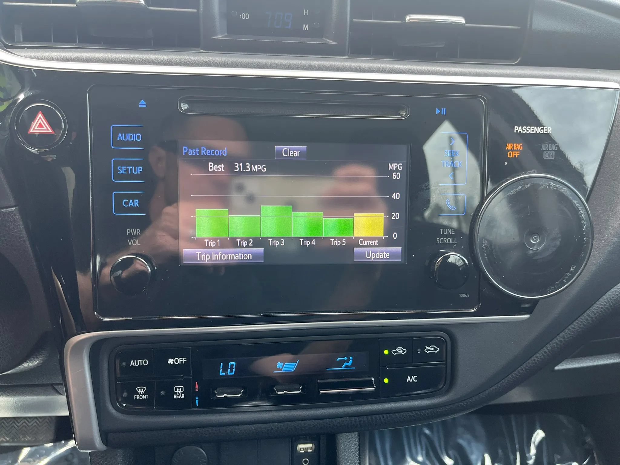 Used 2017 Toyota Corolla LE FWD image 20