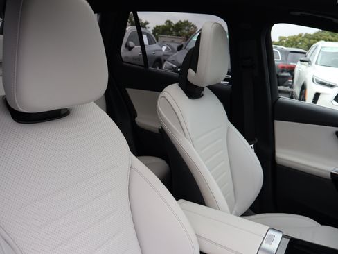 Certified 2023 Mercedes-Benz GLC 300 image 30
