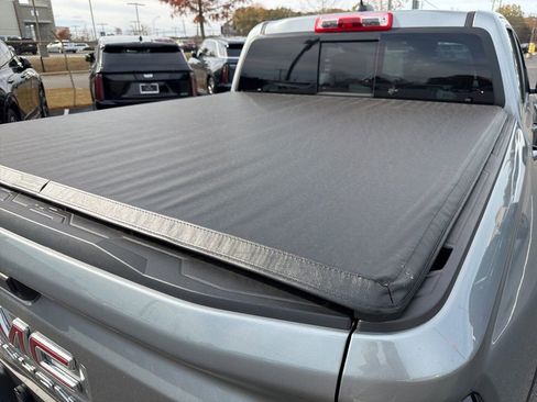 Used 2025 GMC Canyon Elevation w/ Technology Package image 17