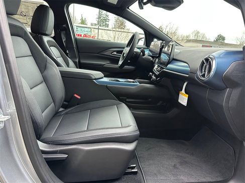 New 2026 Chevrolet Equinox EV LT image 10