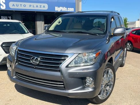Used 2014 Lexus LX 570 4WD w/ Luxury Package image 3