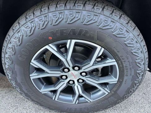 New 2026 GMC Acadia AT4 w/ Luxury Package image 11