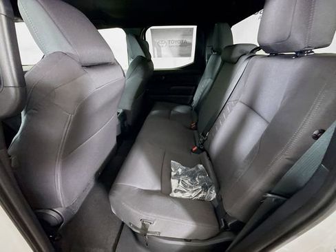 Used 2025 Toyota Tacoma SR5 AWD/4WD image 21