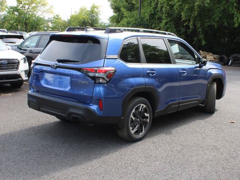 Used 2025 Subaru Forester Premium AWD/4WD image 11