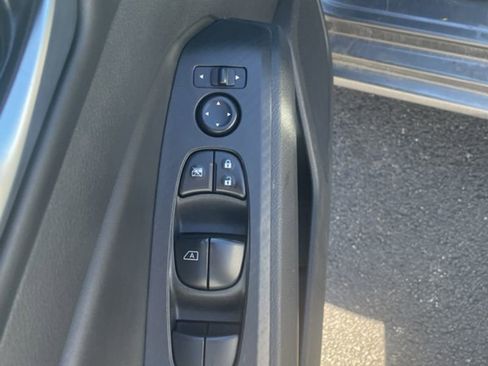 Used 2024 Nissan Altima 2.5 SV image 12