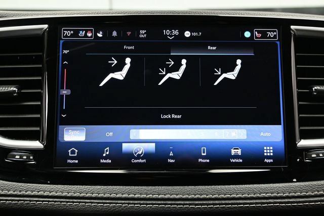 Certified 2024 Chrysler Pacifica Limited FWD image 37