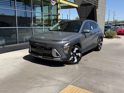 Used 2025 Hyundai Kona Limited FWD image 2