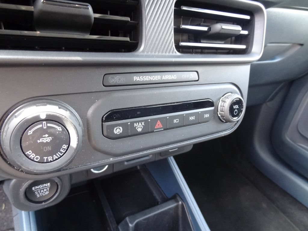 Used 2026 Ford Maverick Lariat w/ Black Appearance Package AWD/4WD image 12