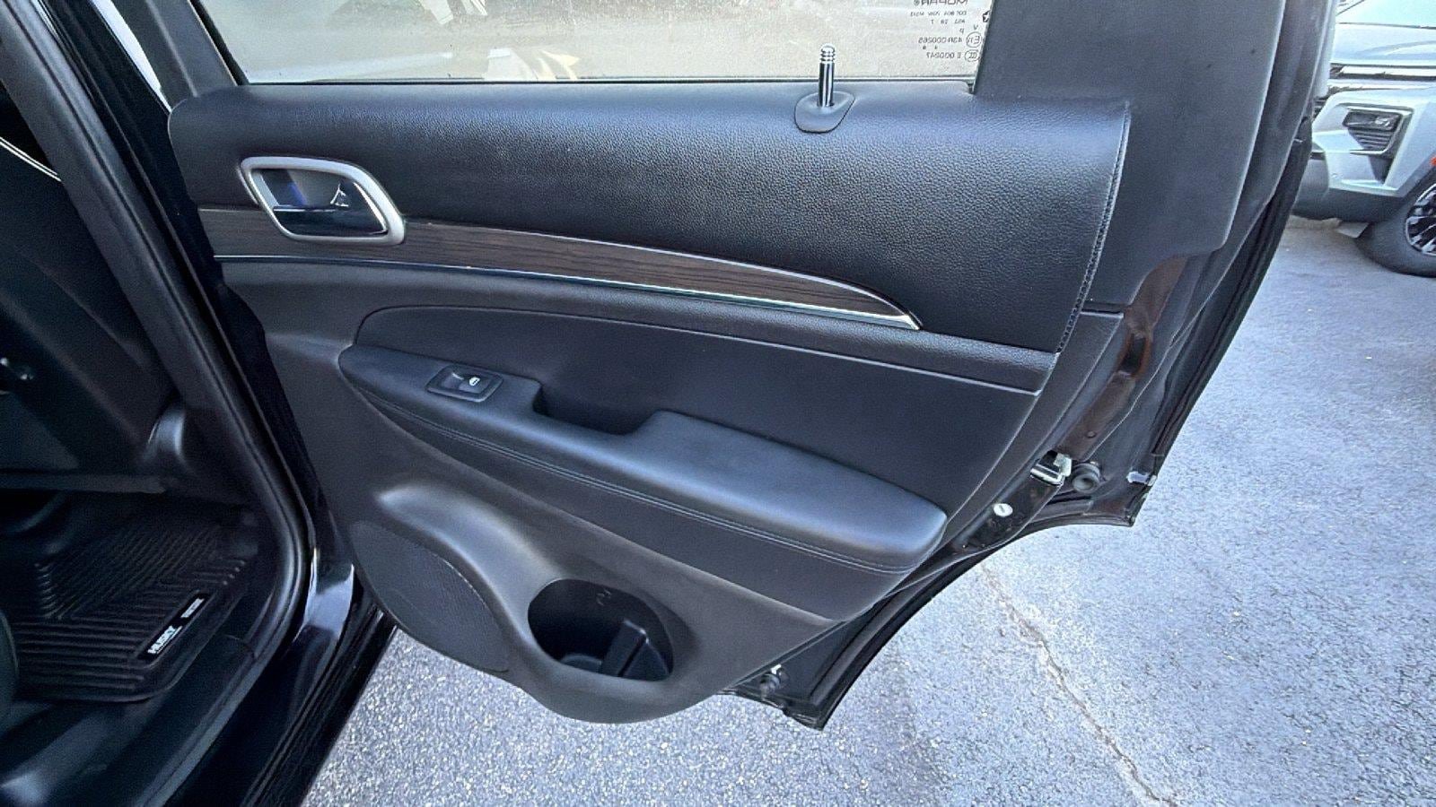 Used 2018 Jeep Grand Cherokee Overland RWD image 21