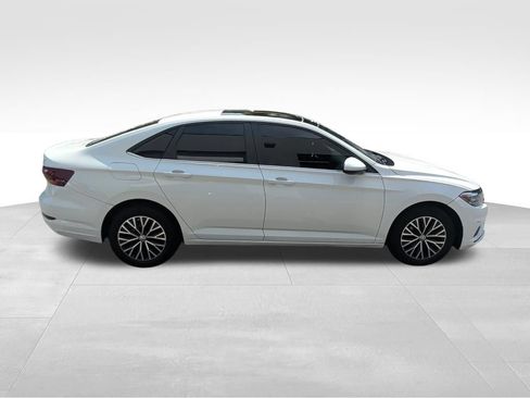 Used 2019 Volkswagen Jetta R-Line FWD image 8