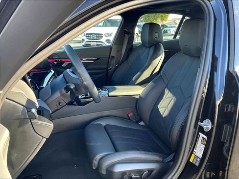 Used 2024 BMW i5 eDrive40i w/ Premium Package image 28