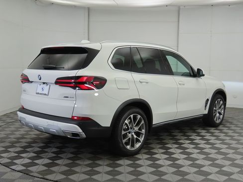 New 2026 BMW X5 xDrive40i w/ Premium Package image 5