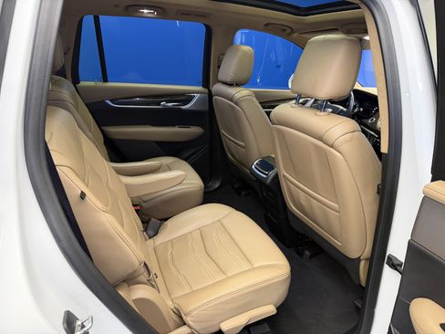 Used 2020 Cadillac XT6 Premium Luxury w/ Platinum Package AWD/4WD image 28