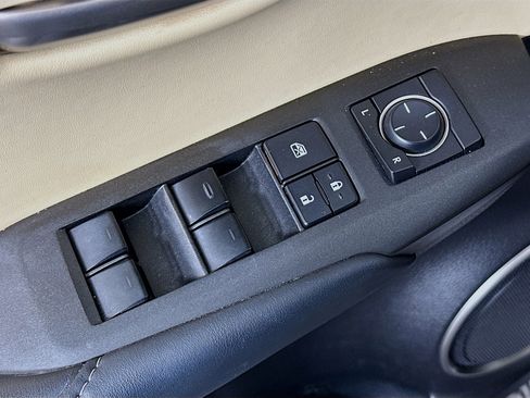 Used 2015 Lexus NX 300h AWD image 15