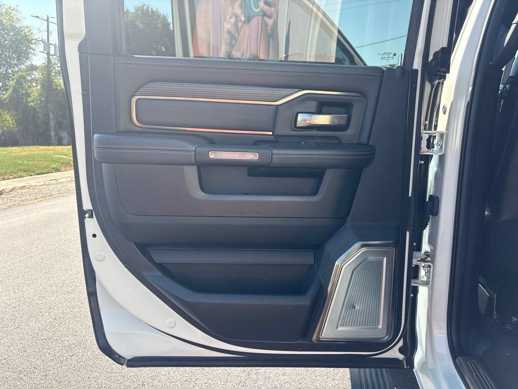 Used 2019 RAM 2500 Limited AWD/4WD image 18