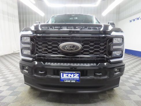 Used 2025 Ford F250 Lariat w/ Black Appearance Package image 44