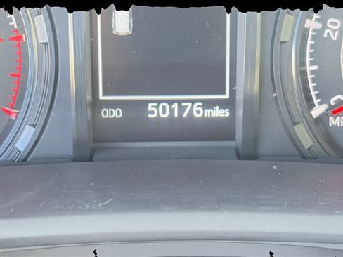 Used 2020 Toyota 4Runner SR5 Premium w/ Moonroof Package AWD/4WD image 11