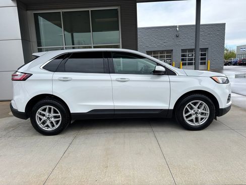Certified 2024 Ford Edge SEL w/ Convenience Package AWD/4WD image 9