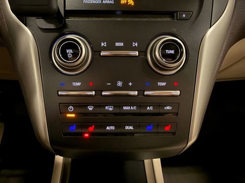 Used 2017 Lincoln MKC Reserve image 27