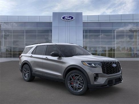 New 2025 Ford Explorer ST image 7