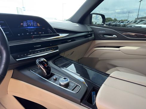 Used 2022 Cadillac Escalade ESV Premium Luxury w/ Performance Package image 11