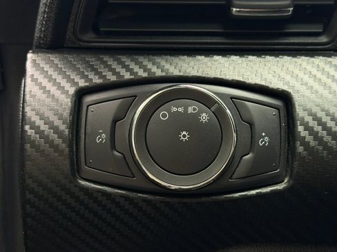 Used 2017 Ford Mustang Coupe RWD image 36