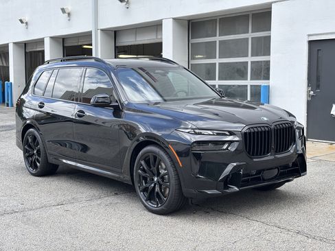 Used 2027 BMW X7 xDrive40i w/ M Sport Package AWD/4WD image 5