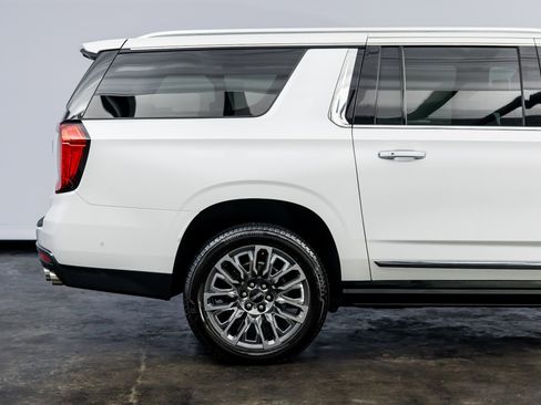 Used 2023 GMC Yukon XL Denali Ultimate image 27