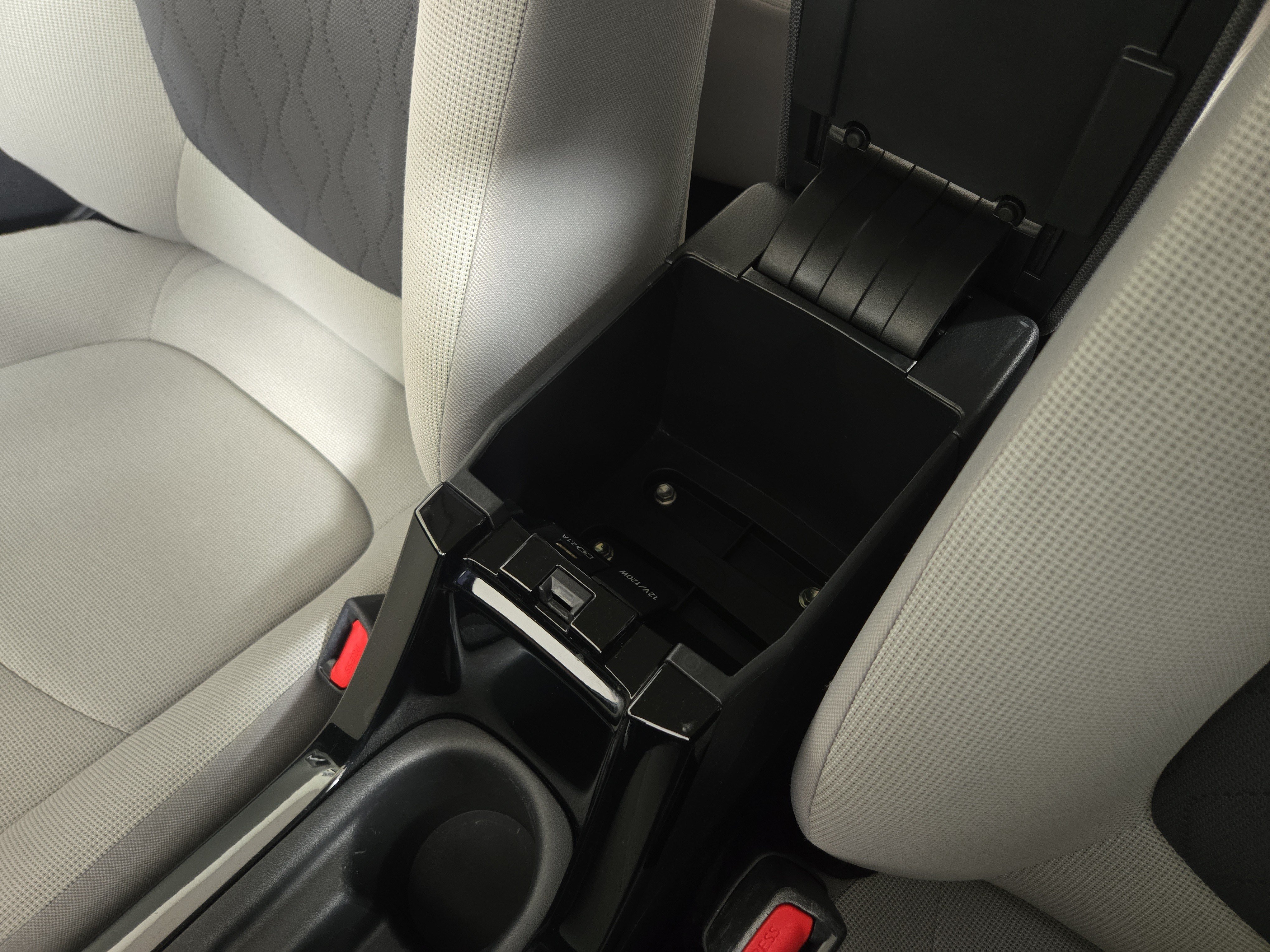 Used 2021 Toyota Corolla LE FWD image 27
