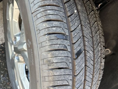 Used 2026 Honda HR-V LX image 8