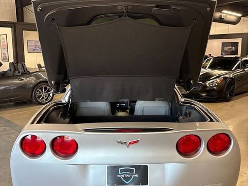 Used 2006 Chevrolet Corvette Coupe w/ Preferred Equipment Group RWD image 47