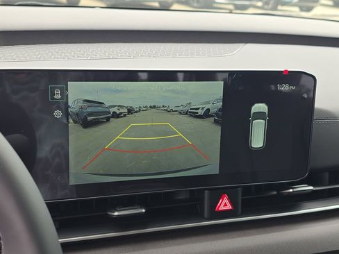 New 2026 Kia Carnival EX FWD image 24