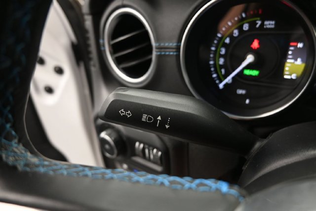 Used 2022 Jeep Wrangler Unlimited Rubicon 4xe w/ Cold Weather Group AWD/4WD image 21