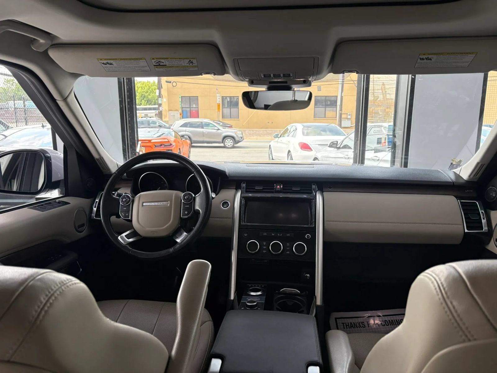 Used 2017 Land Rover Discovery HSE AWD/4WD image 11
