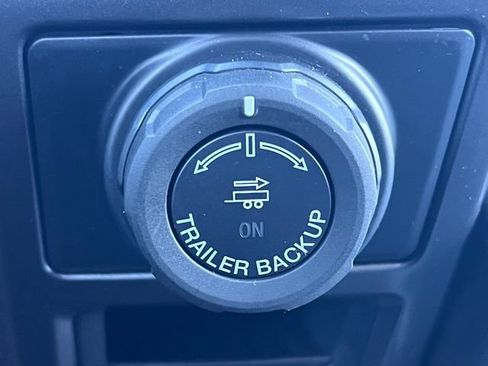 Used 2019 Ford F150 XLT w/ Equipment Group 302A Luxury AWD/4WD image 25