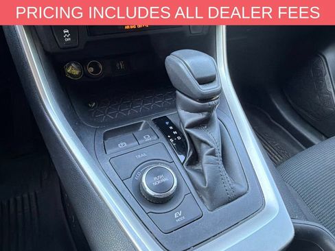 Certified 2025 Toyota RAV4 LE AWD/4WD image 13
