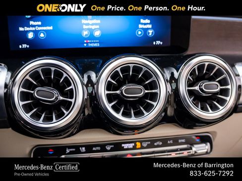 Used 2023 Mercedes-Benz GLB 250 4MATIC w/ Premium Package image 32