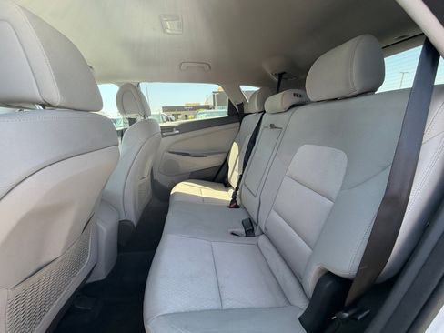 Used 2017 Hyundai Tucson SE AWD/4WD image 17