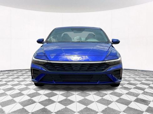 New 2025 Hyundai Elantra SE image 19