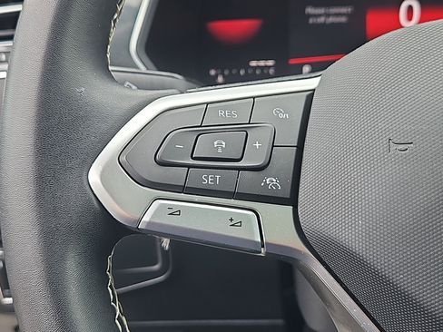 Certified 2023 Volkswagen Tiguan SE R-Line AWD/4WD image 18