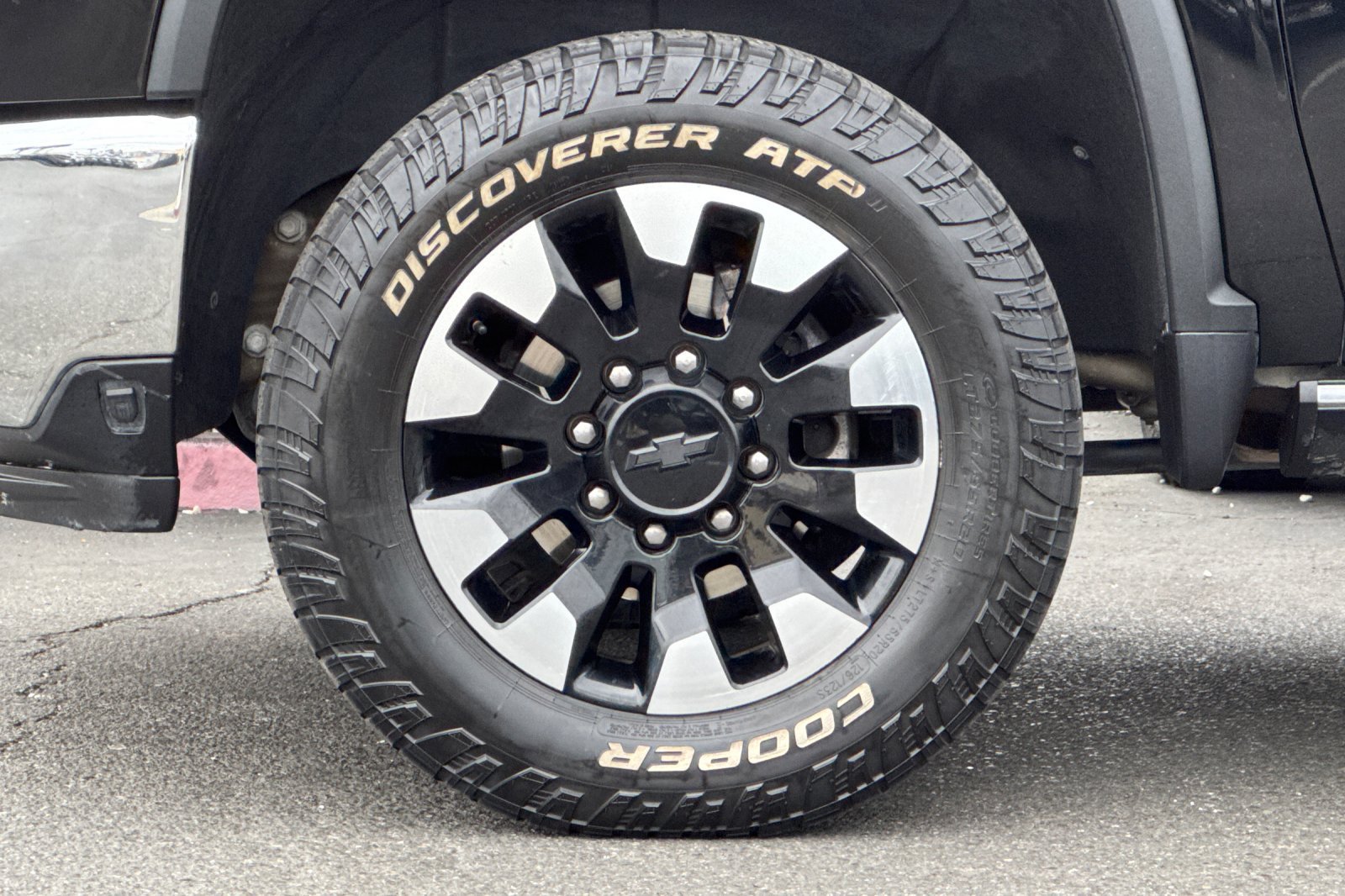 Used 2024 Chevrolet Silverado 2500 LTZ w/ LTZ Premium Package AWD/4WD image 45