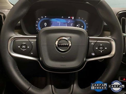Used 2025 Volvo XC40 B5 Core image 38