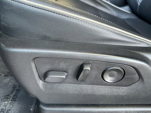 Used 2021 GMC Yukon SLT image 12