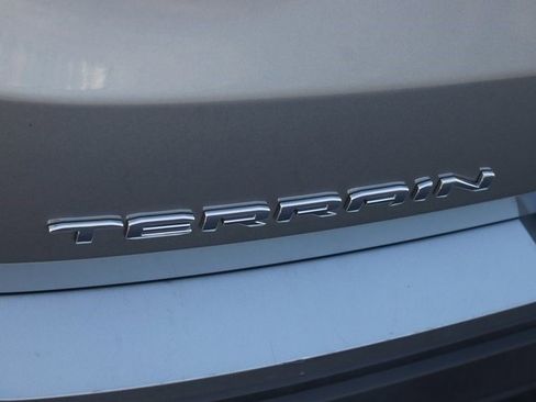 Used 2024 GMC Terrain SLE image 16