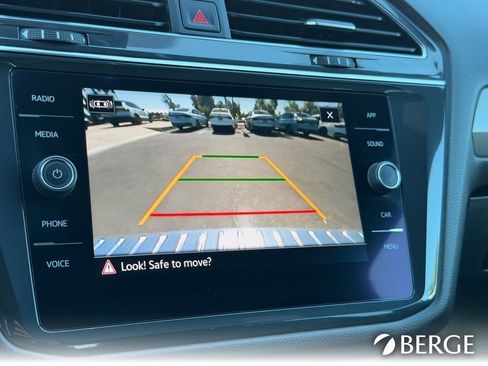 Used 2022 Volkswagen Tiguan SE R-Line image 27